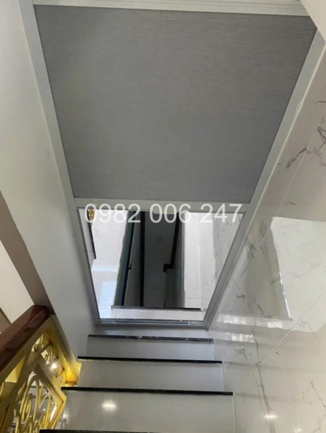 rem-to-ong-ngan-cau-thang