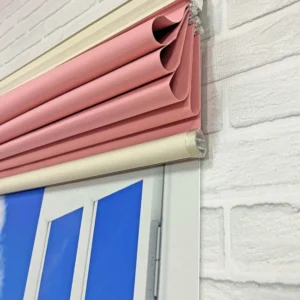 hình-rem-roman-phong-ngu-be-gai-mau-hong