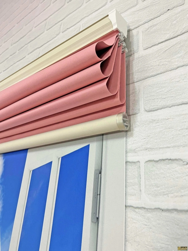 hình-rem-roman-phong-ngu-be-gai-mau-hong