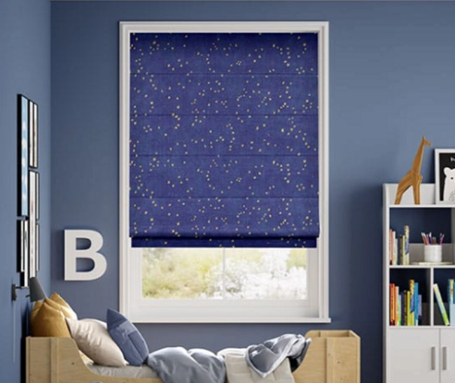 hình-rem-roman-phong-ngu-be-trai-mau-xanh